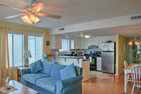 Carolina Beach Condo with Pool Access -Steps to Shore